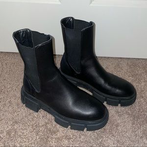Zara - Black leather lug sole boots size 6.5